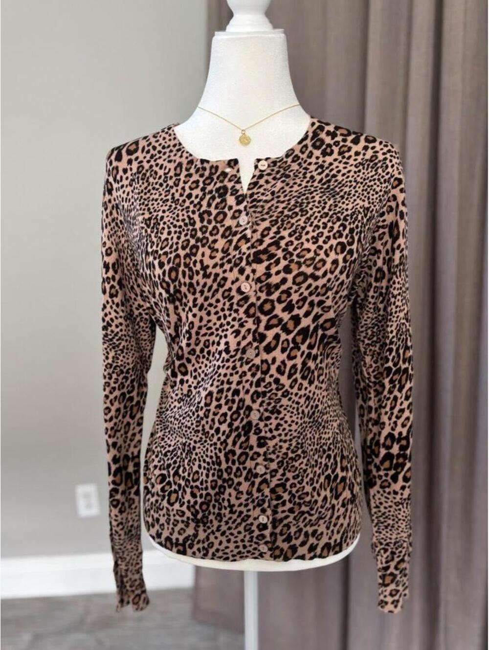 Time and Tru Leopard Print Fitted Cardigan XL Soft Fine Knit